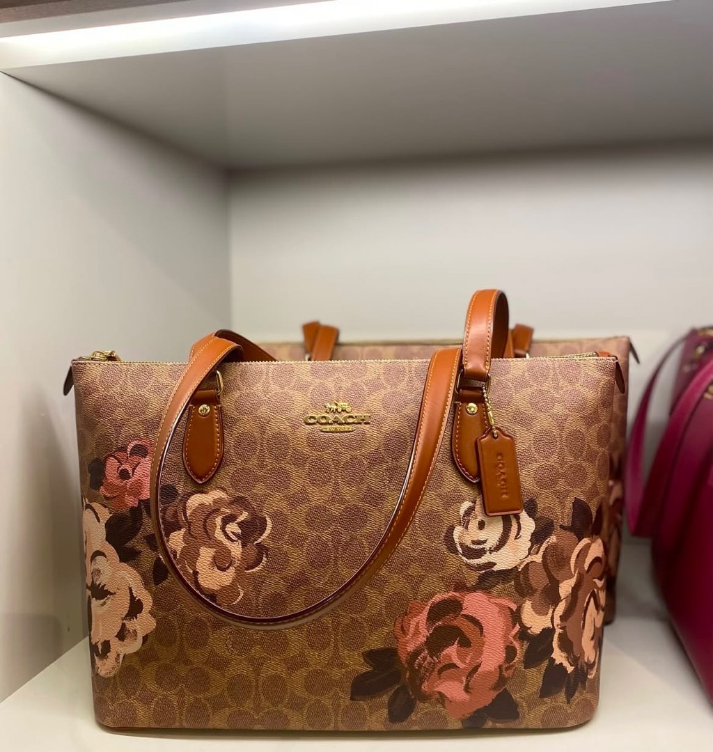 [New Arrival] Coach Gallery Tote Bag in Signature Canvas with Rose ...
