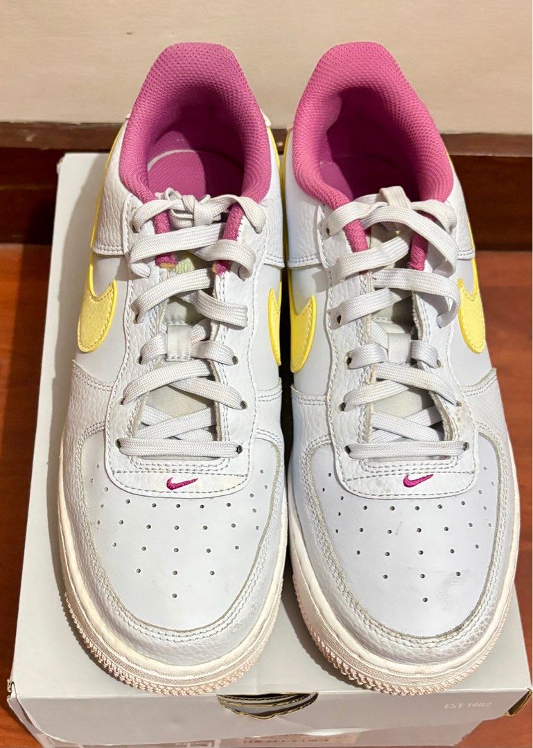 Nike Air Force 1 Size US 7Y (US 7 men's) Php 550 only! (Category: Sneakers) located in Marikina City. Submitted by ColossusB (Listing ID 1345630241, Image 1). Description: Nike Air Force 1 Size US 7Y (US 7 men's) Php 550 only! 💯 Legit, No heel drags, no issues, with original box Payment thru GCash or BPI bank transfer *meet up places: ✅ Marikina and lower Antipolo ✅Shipping: Nationwide cost is at buyer’s expense thru Grab, Lalamove or LBC ✅COD a