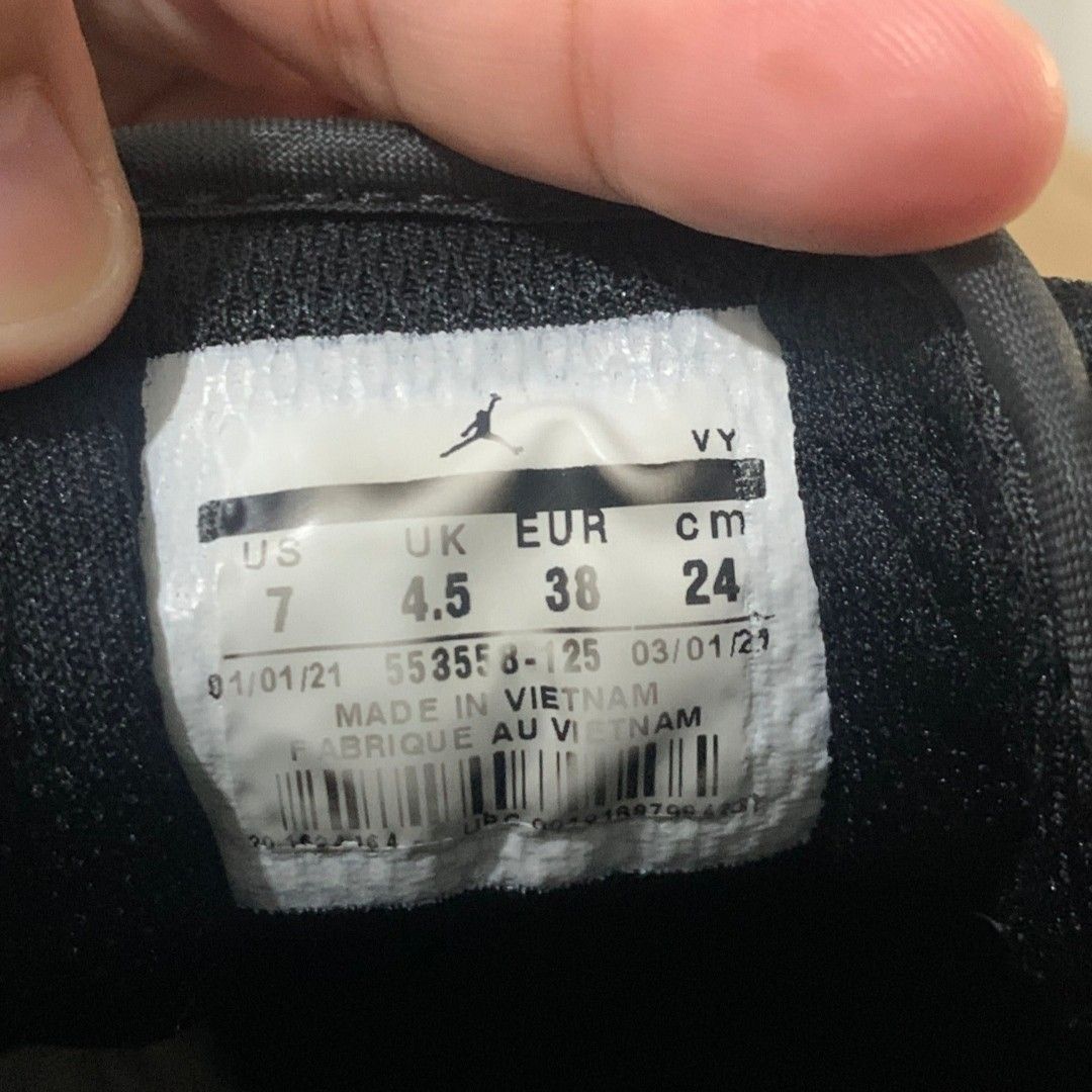 Nike Jordan (Category: Sneakers) located in Legazpi City. Submitted by ariaff (Listing ID 1345666114, Image 2). Description: rfs: masikip used once LAST PRICE! size 7.
