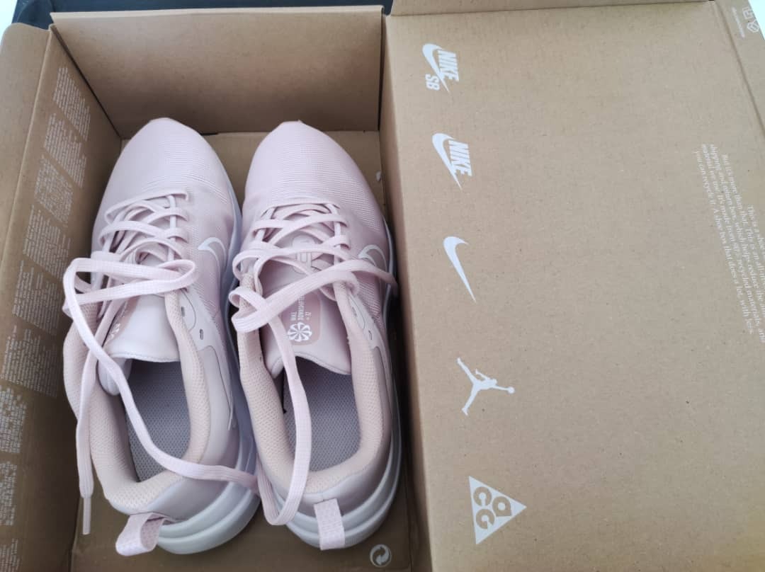 nike-shoe-women-s-fashion-footwear-sneakers-on-carousell