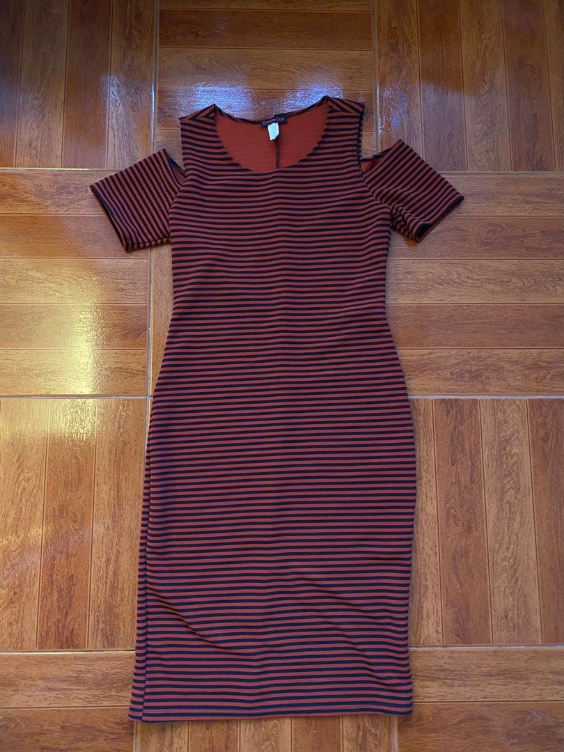 Orange Off shoulder Bodycon Dress (Category: Dresses) located in Quezon City. Submitted by koreii (Listing ID 1345625932, Image 2). Description: 🛍️ Orange Off Shoulder Bodycon Dress🛍️ 📌L:41 B: 34-36 W: 30-38 📌Fits M-L 📌WYSIWYG 📌For sure buyers only 📌All items are in good condition unless stated otherwise😉 ✅MOP: Gcash ✅MOD: JnT, lalamove ✨Don’t be shy to dm me if interested✨ ❗️STRICTLY NO CANCELLATIONS PO❗️ 🌷HAPPY SHOPPING🌷.