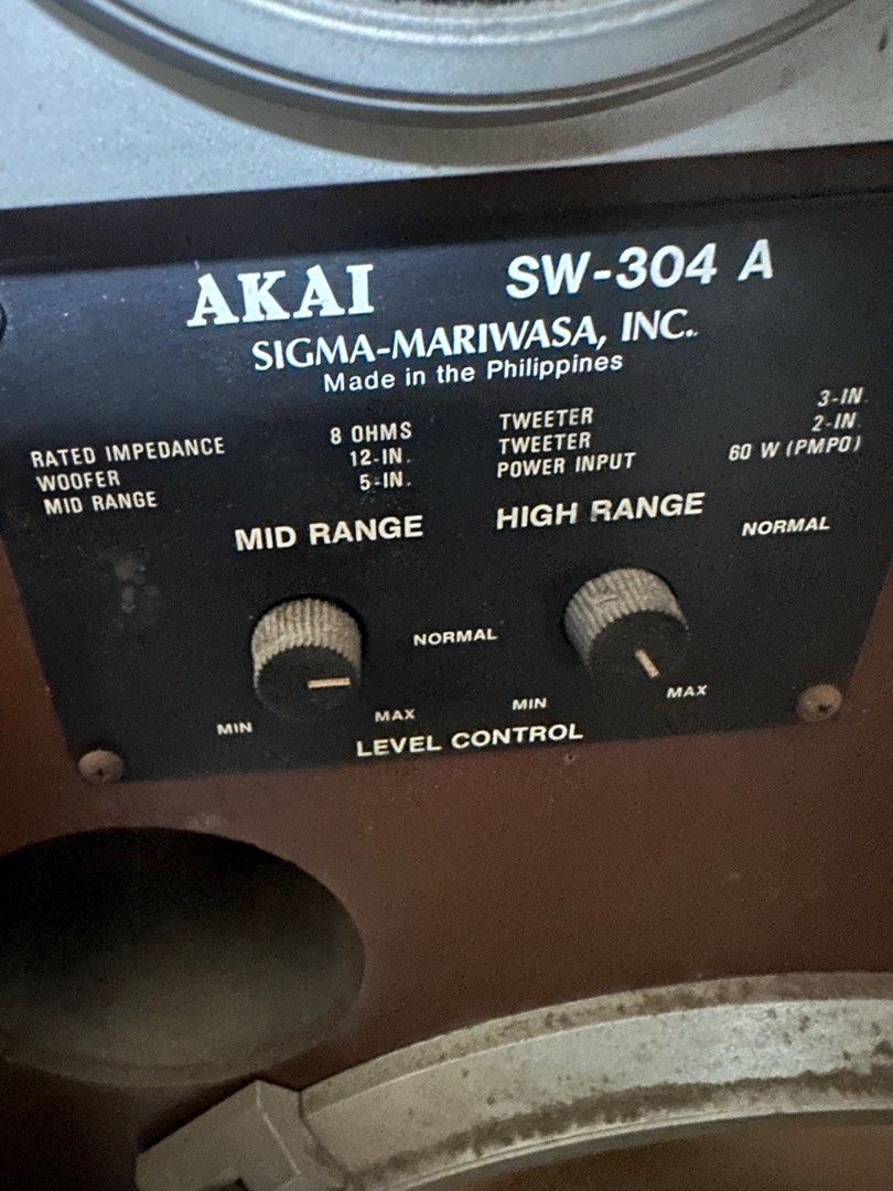 Original 2 Akai Speakers (Category: Soundbars, Speakers & Amplifiers) located in Marikina City. Submitted by fabfinds_online2024 (Listing ID 1345555791, Image 3). Description: 8 ohms with tweeter and woofer.