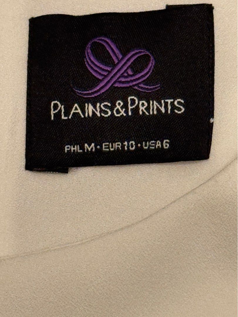 Plains & Prints Top (Category: Blouses) located in Rizal. Submitted by l17873 (Listing ID 1345666015, Image 3). Description: Barely worn Payment via GCash Shipping via Lalamove/Grab.
