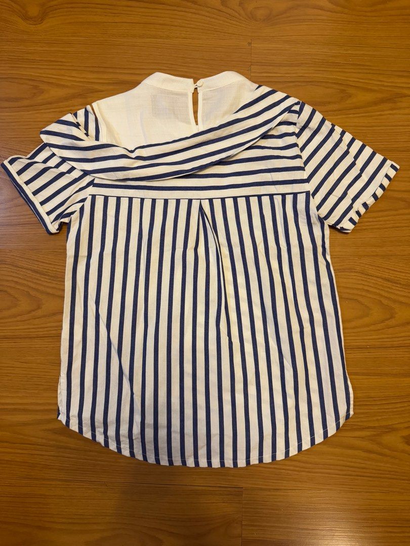Plains & Prints Top (Category: Blouses) located in Rizal. Submitted by l17873 (Listing ID 1345667851, Image 2). Description: Barely worn Payment via GCash Shipping via Lalamove/Grab.