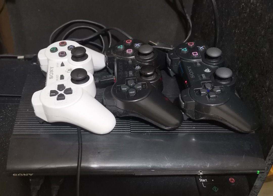 Playstation 3 slim(JB) (Category: PlayStation) located in Quezon City. Submitted by randomsef69-81015 (Listing ID 1345511159, Image 1). Description: PS3 slim(JB), with 3 controllers, 500gb downloaded games(HEN) and disc games included HDMI cord, power cord and 2 cord charger for controllers .
