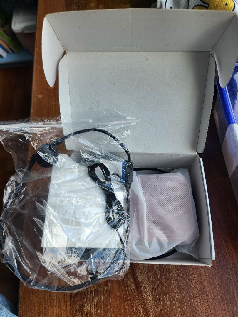 Portable multimedia amplifier