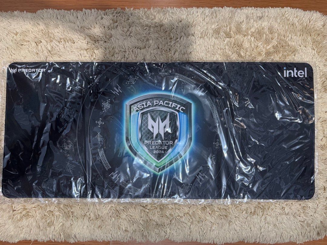 Predator Mousepad (Category: Mouse & Mousepads) located in Manila. Submitted by bernicecam (Listing ID 1345642944, Image 1). Description: Length: 27in Width: 11.75in.