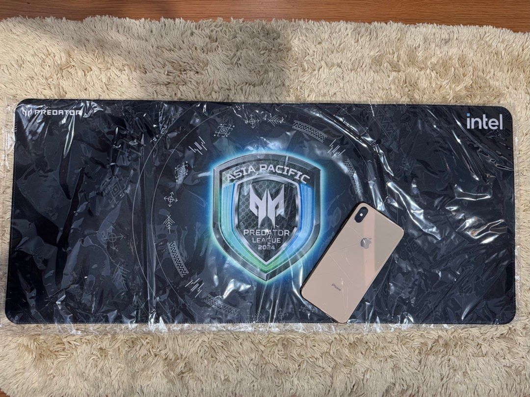 Predator Mousepad (Category: Mouse & Mousepads) located in Manila. Submitted by bernicecam (Listing ID 1345642944, Image 2). Description: Length: 27in Width: 11.75in.