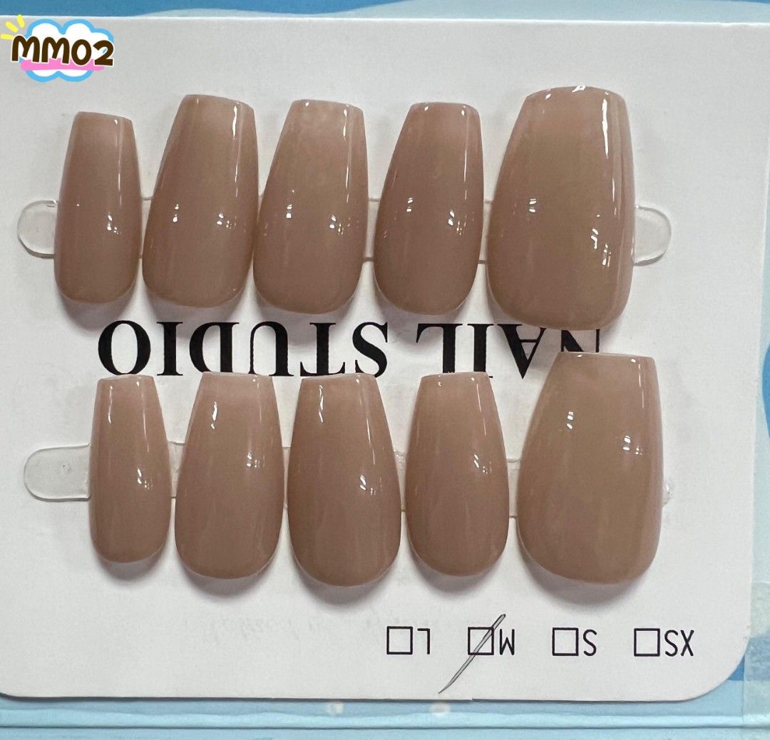 Press on nails (Basic) (Category: Hands & Nails) located in Singapore. Submitted by pixiemuffin (Listing ID 1345703338, Image 3). Description: Press on nails 💅 Size: M Will include upon purchase: - 1x Alcohol pad - 2x Adhesive tabs (2x sheets) - 1x nail file - 1x cuticle stick 4 different colours and type available 1 for $5 each.