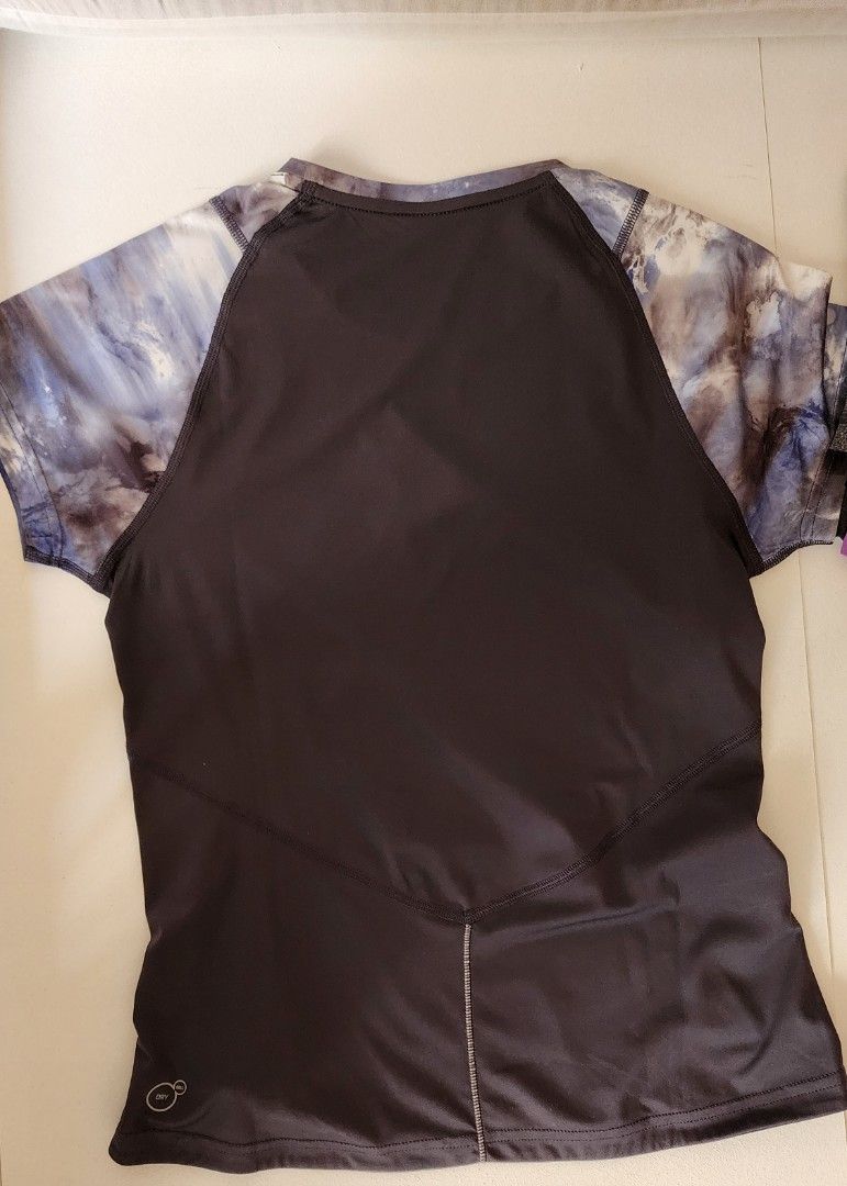 Original Puma Dryfit shirt (Category: Activewear) located in Quezon City. Submitted by mosale2018 (Listing ID 1345566294, Image 3). Description: Puma dry Shirt Small Avail colors: Pink Blue.