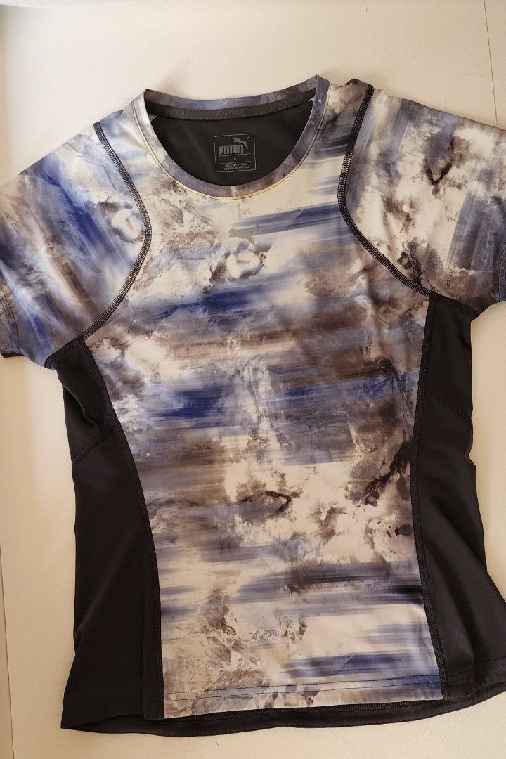 Original Puma Dryfit shirt (Category: Activewear) located in Quezon City. Submitted by mosale2018 (Listing ID 1345566294, Image 1). Description: Puma dry Shirt Small Avail colors: Pink Blue.