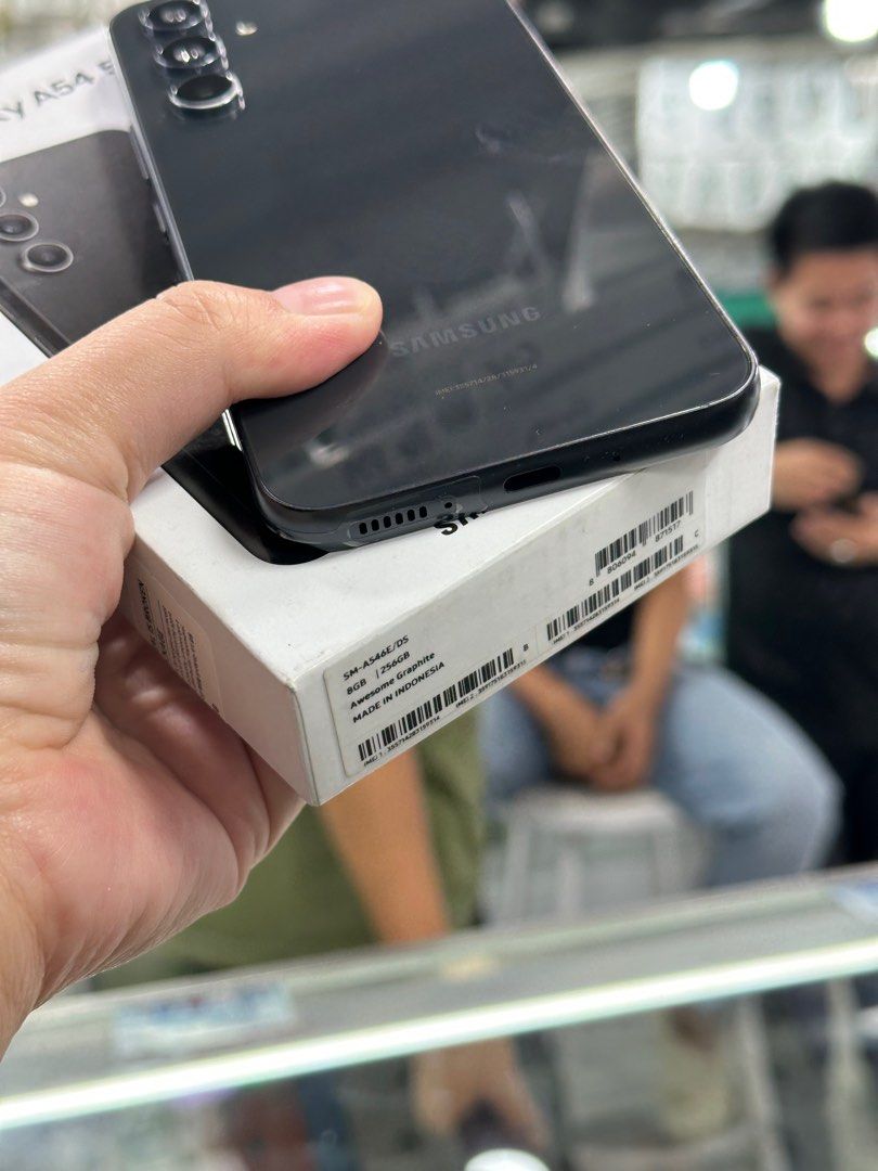 samsung a54 5g 256gb 8ram (Category: Samsung) located in San Juan City. Submitted by jalailahmamosaca (Listing ID 1345663853, Image 2). Description: samsung a54 5g 256Gb openline no issue goodbattery with original charger same serial box inclusion case tempered Open for COD/COP + SF Manila area (sameday delivery) Province area (via LBC) required DP to avoid cancellations Physical store: Greenhills Shopping Center, 2ndfloor Contact#: 09125890826 P