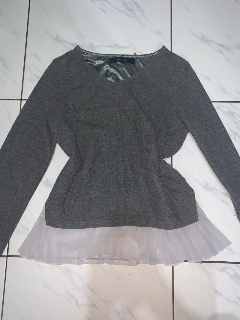 Schoolgirl long sleeves with chiffon underneath (Category: Longsleeves) located in Caloocan City. Submitted by hellnahhh (Listing ID 1345706871, Image 2). Description: xs-semi m.