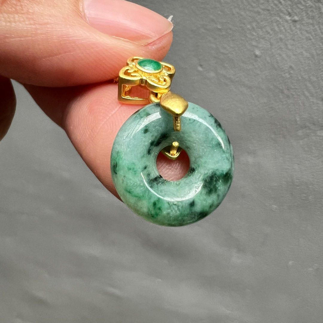 Spicy Green Jade Round Donut Pendant (Category: Precious Stones) located in Manila. Submitted by crystalstoreph (Listing ID 1345672059, Image 1). Description: Authentic and Natural Burmese Spicy Green Jade Round Donut Pendant People believe jade pendants bring optimism and satisfaction. Jadeite pendants are popular jewelry and art. Jadeite pendants calm shocks, fend against good luck and protect against evil. It is believed that jade provides hea