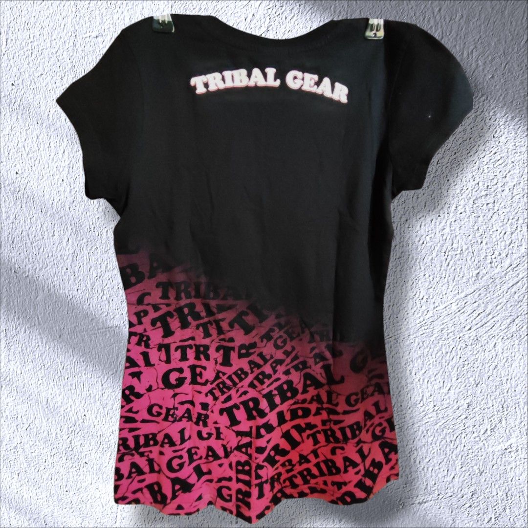 T R I B A L T-shirt (Category: Shirts) located in Caloocan City. Submitted by wt.ph (Listing ID 1345572014, Image 3). Description: • Size Small on tag • No Flaws / No crack print ✨ • in good condition - MOP : GCASH or UB bank transfer ( Payment first ) - available couriers are J&t / Lalamove 💸 Last price posted. No to lowballers 💸.