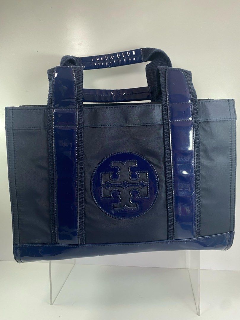 Tory Burch Ella Handbag (Category: Tote Bags) located in Calamba. Submitted by Cheires (Listing ID 1345562224, Image 1). Description: .