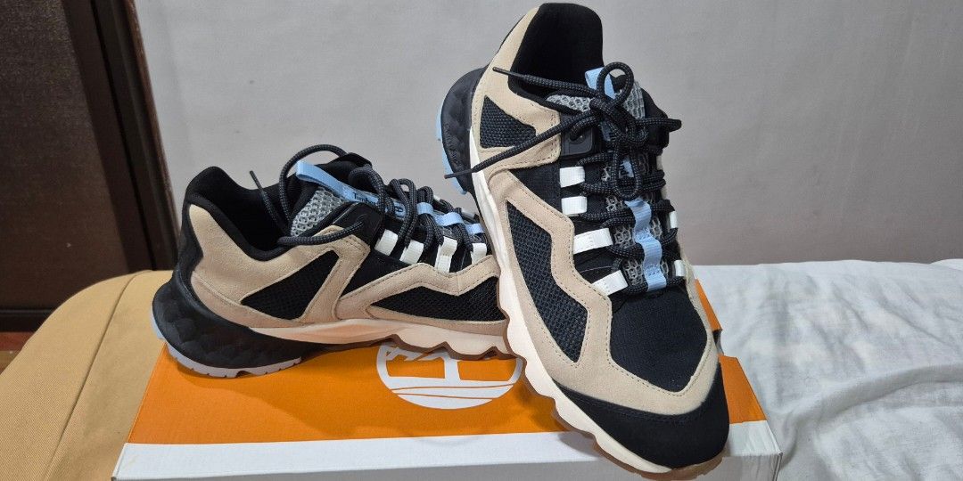 Timberland solar wave low (Category: Sneakers) located in Quezon City. Submitted by wayne531 (Listing ID 1345560282, Image 1). Description: 9us complete with box meetups north qc only.