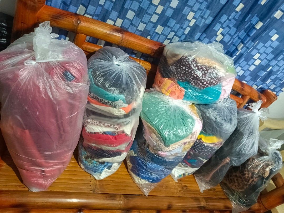 Ukay Bale (Category: Undergarments & Loungewear) located in Urdaneta. Submitted by moxieberrycule (Listing ID 1340692995, Image 1). Description: For sale Ukay Bale declutter po kami pwede nyo ibenta may mga branded po na damit sa loob at leather bags, may mga ilan na hindi nagamit/brandnew. With shoes 👞 Still nego. From ₱2,800 to 2k pick up at Las Villas Urdaneta..