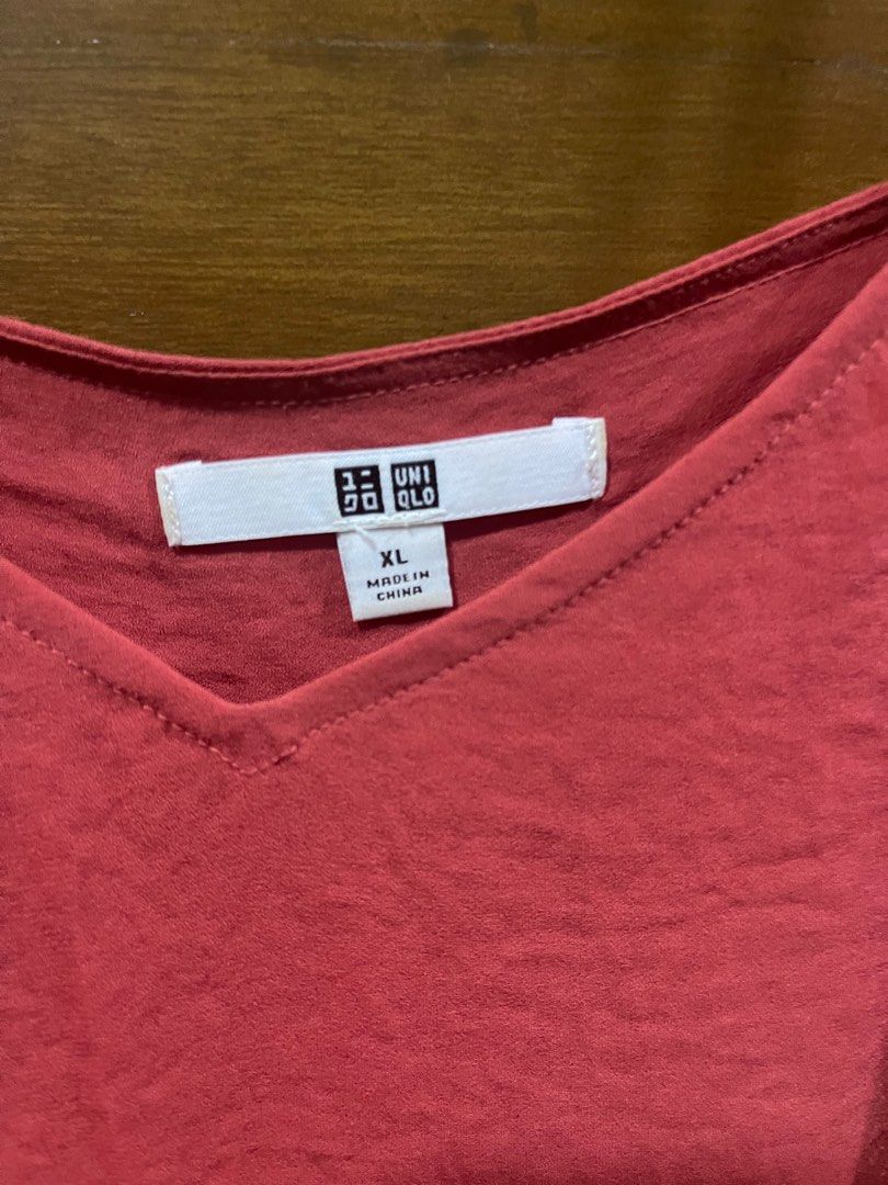 UNIQLO Spag Strap Cami (Category: Blouses) located in Las Pinas. Submitted by rtg13 (Listing ID 1345716769, Image 3). Description: Spag strap UNIQLO cami in Orange (great for morena complexion!) Size XL RFS: Lost weight and item is too loose on me already :( Shipping c/o buyer Same day: Grab or Lalamove Courier: Gogo Express.