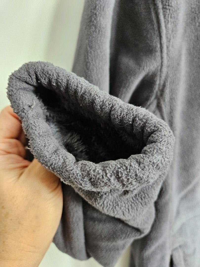 Winter Jacket (Category: Coats, Jackets and Outerwear) located in Singapore. Submitted by lmseow69 (Listing ID 1345590170, Image 4). Description: Grey polyester fleece jacket. Good as new - used during trip to Xian in winter. Shoulder to shoulder: 49cm Indicated is 2XL, but feels like L..