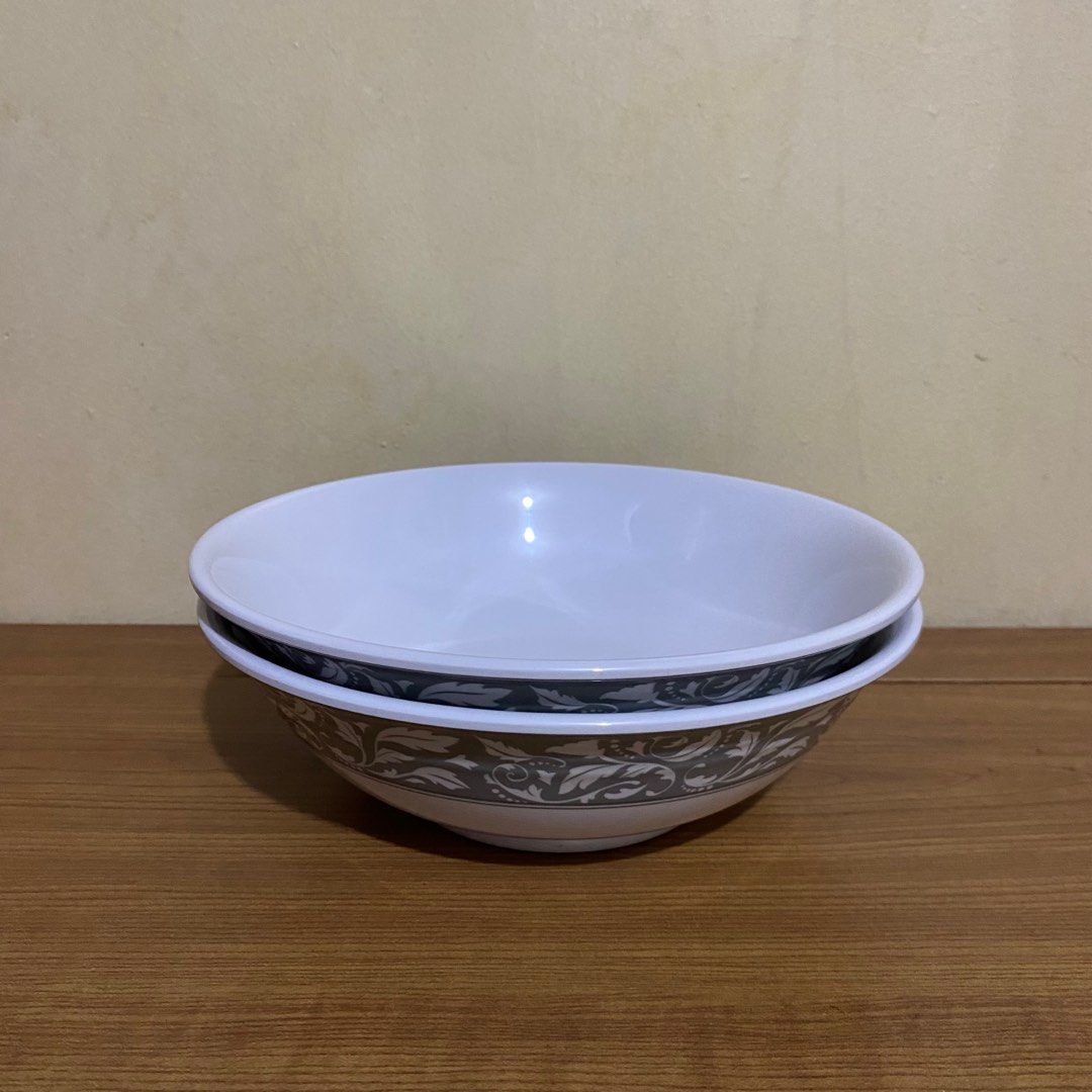 2 PCS TUPPERWARE MELAMINE BOWL (Category: Dinnerware & Cutlery) located in Quezon City. Submitted by xtian.store (Listing ID 1345890433, Image 2). Description: TUPPERWARE MELAMINE BOWL BRAND NEW AND ORIGINAL Diameter: 8 inches Height: 3 inches .