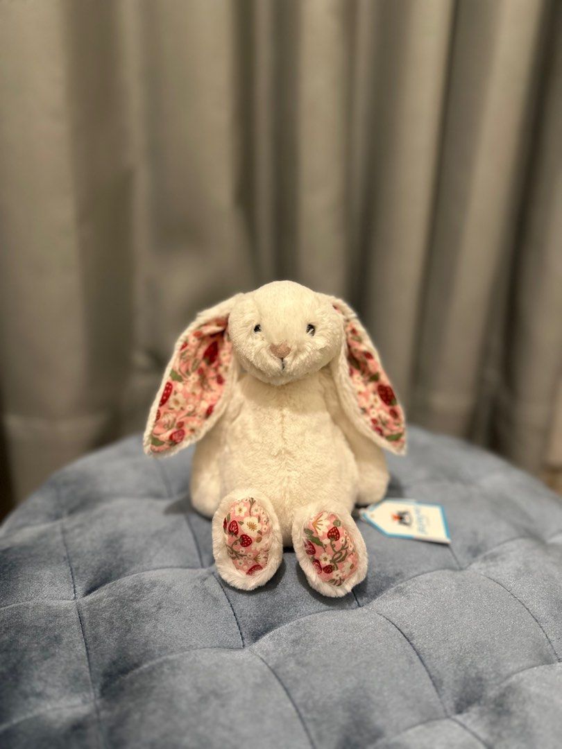 現貨] JELLYCAT 白色兔仔/花布耳Blossom Cream Bunny/Berry 18cm Small