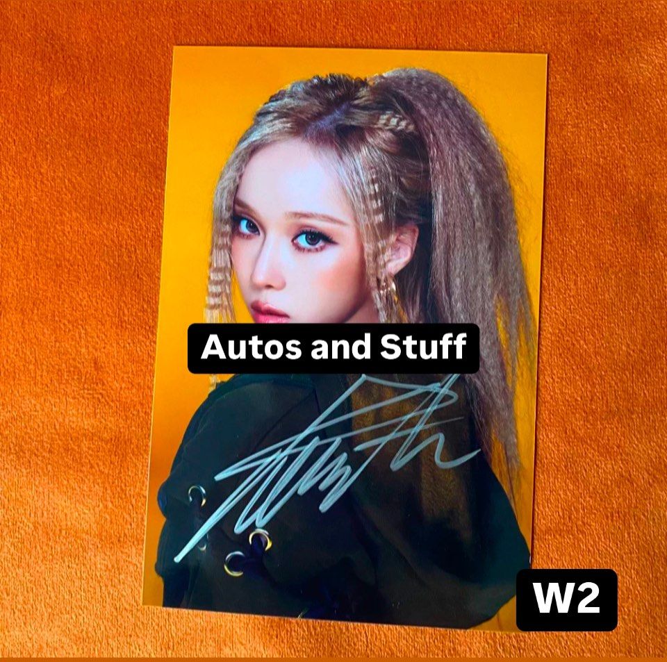Aespa Winter Original Autographed Photos, Hobbies & Toys