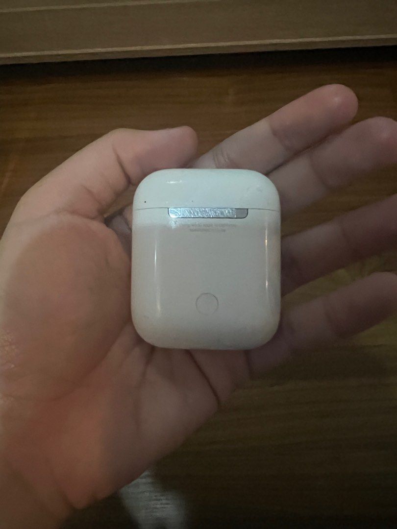 Apple Airpods Gen 1 (Category: Earphones) located in Davao. Submitted by ayyitsdeejay (Listing ID 1345915670, Image 2). Description: No issue. Still works well. Freebie: Pink Airpods Case Meetup or Pickup within Davao City ONLY Cash ONLY.