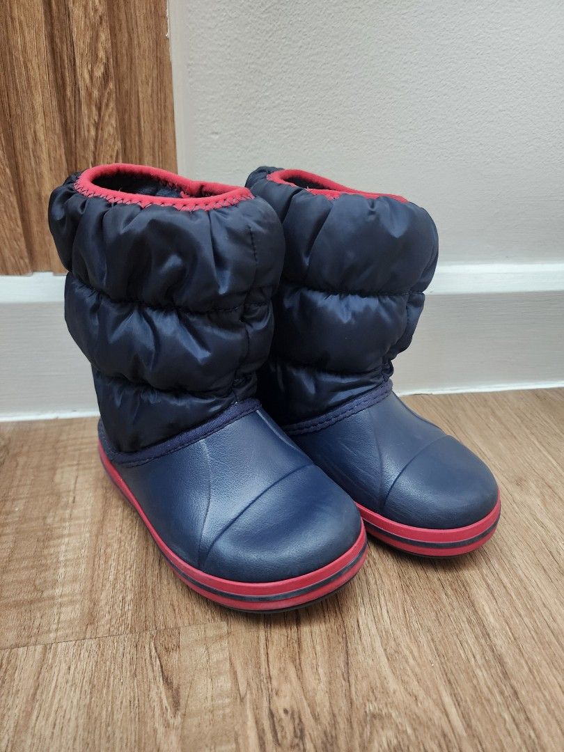 Authentic crocs boots for 2-4yo (Category: Babies & Kids Fashion) located in Quezon City. Submitted by escalade (Listing ID 1345813861, Image 1). Description: authentic crocs boots for snow and rain Used once only size c8 no box ideal for 2-4yo.