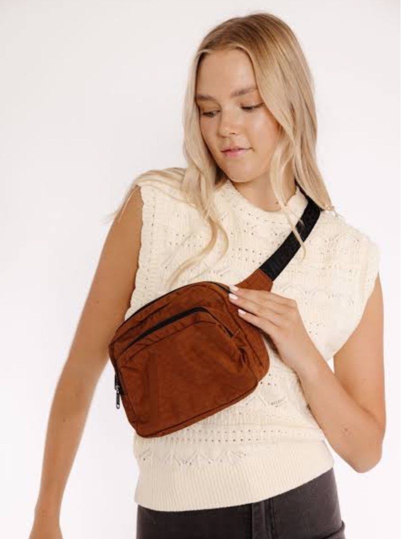 Baggu Fanny Pack - Brown (Category: Purses & Pouches) located in Davao. Submitted by my_picks (Listing ID 1345906218, Image 2). Description: Certified Calm is selling Baggu Fanny Pack for P3,650 (plain) to P4,250 (with design). A hands-free bag for any outing. Surprisingly spacious and made from durable, heavyweight nylon for easy cleaning. Wear across your body, over your shoulder or around your waist. Two main compartments Interior zip pocket M