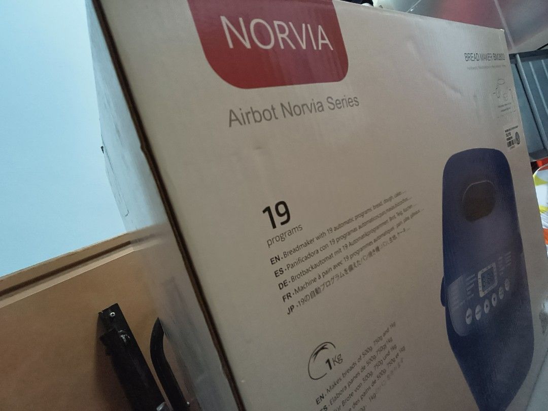 Bread maker (Category: Breadmakers) located in Singapore. Submitted by cl1556 (Listing ID 1345723560, Image 2). Description: brand :Norvia colour: blue model: bm 2800 self collect at Sgoon North..