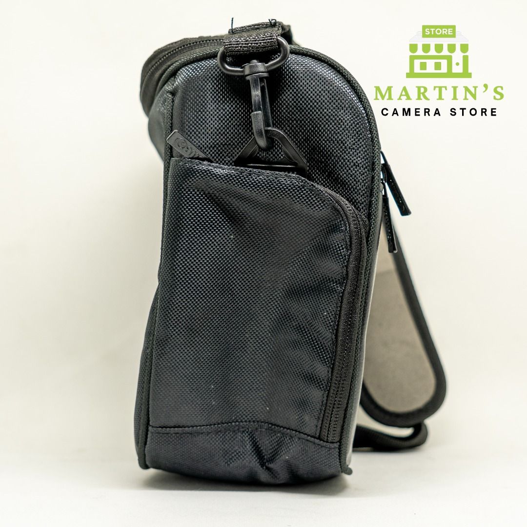 Canon camera bag (OEM) (Category: Camera Bags & Carriers) located in Manila. Submitted by martins.superstore (Listing ID 1345895100, Image 2). Description: .