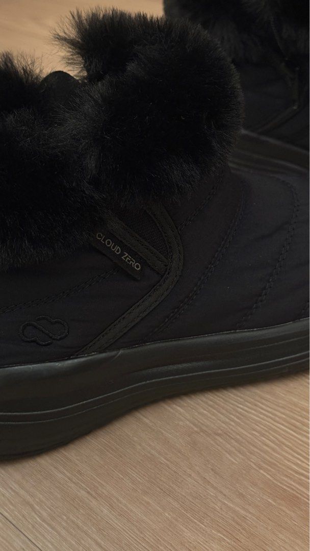 Cloud zero winter boot (Category: Boots) located in Singapore. Submitted by karcret (Listing ID 1345898405, Image 5). Description: Brand new, without box Light weight and very comfortable Got it from Korea last year dec 2024 Fixed price No trading Retail price $90.