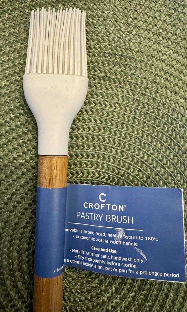 Crofton Silicone Pastry Brush size: 28cm H (Category: Other Kitchen Appliances) located in Manila. Submitted by ormelynmal86309 (Listing ID 1345772338, Image 2). Description: Crofton Silicone Pastry Brush size: 28cm H 😊Php 150😊.