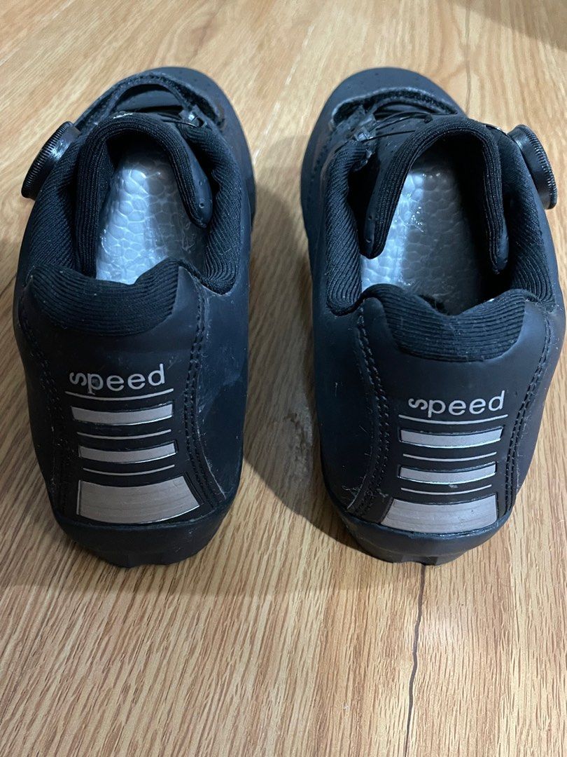 Cycling shoes Non-Cleats (Category: Other Sports Equipment and Supplies) located in Paranaque City. Submitted by josealex2020 (Listing ID 1345851584, Image 3). Description: Cycling shoes Non-Cleats RFS: wrong size (worn once, size not comfortable for me) Size: 39(EU)- look at the table for US sizes.