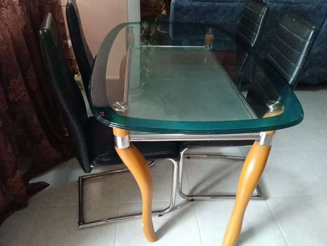 Dining Table (Category: Tables & Sets) located in Singapore. Submitted by blackkk345 (Listing ID 1345754001, Image 3). Description: Selling due to shifting house. - Self collection - Need to dismantle - Price negotiable - Pm to discuss further.