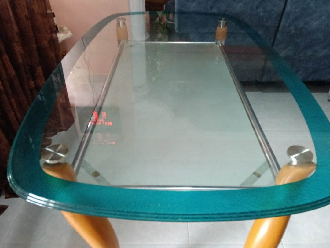 Dining Table (Category: Tables & Sets) located in Singapore. Submitted by blackkk345 (Listing ID 1345754001, Image 2). Description: Selling due to shifting house. - Self collection - Need to dismantle - Price negotiable - Pm to discuss further.