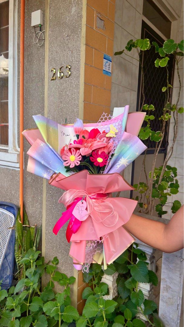 Flower bouquet fuzzy wire (Category: Flowers & Bouquets) located in Cavite. Submitted by pumpkin_potato (Listing ID 1345761719, Image 2). Description: .