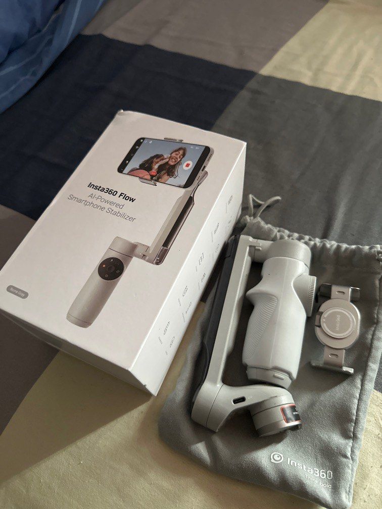 Insta360 Flow (Category: Gimbals & Stabilizers ) located in Bacoor. Submitted by rodolfotaton_jr_bear (Listing ID 1345749252, Image 1). Description: Insta360 Flow.