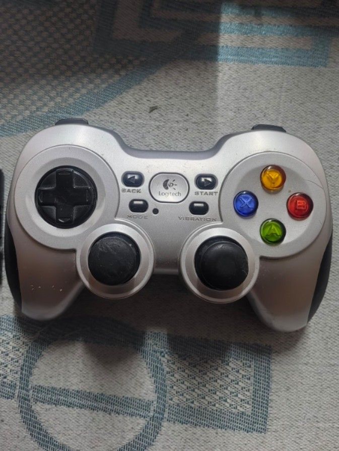 Logitech Controller (Category: Controllers) located in Pasay City. Submitted by 3j_shop (Listing ID 1332785692, Image 1). Description: Logitech Controller Issue: lost receiver. Controller still functional..