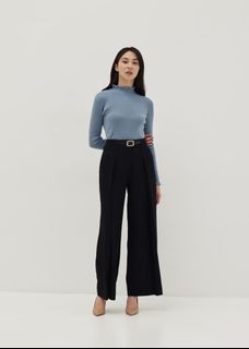 (Category: ) located in . Submitted by thebasicwardrobe (Listing ID 1345789778, Image 1). Description: .