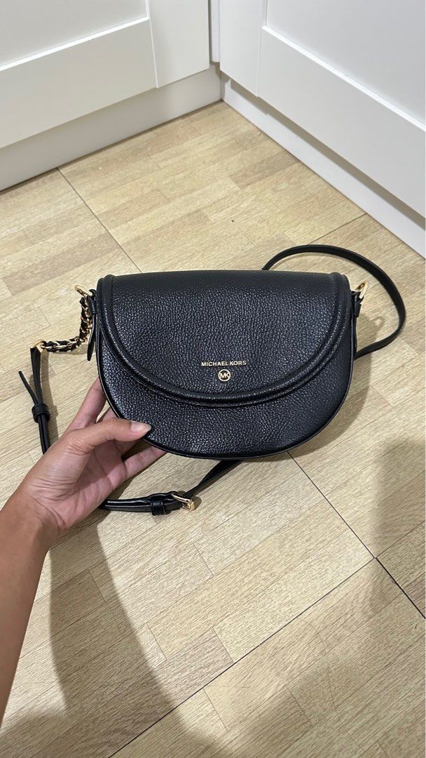 Michael Kors Jet Set Half Dome Crossbody Bag Black