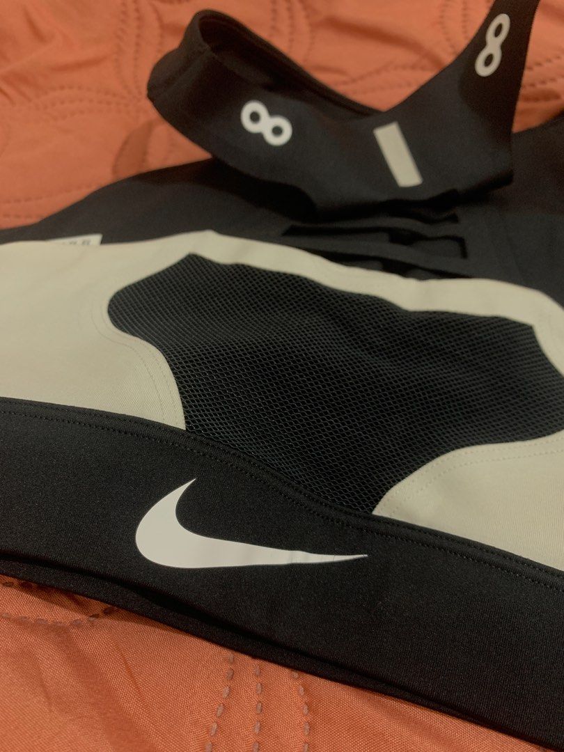 NIKE - Air Max Sports Bra (Category: Activewear) located in Manila. Submitted by ayarayaaa (Listing ID 1345810538, Image 2). Description: NIKE AIRMAX SPORTS BRA - bought this for 31$ (Around 1.7k) - used this once (not flattering my body type) -selling this just to declutter.
