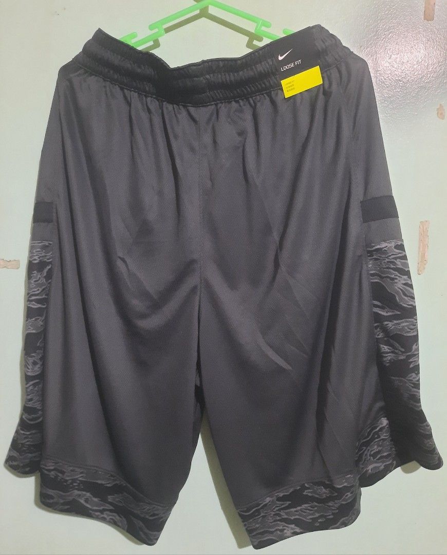 Nike Mens Shorts Anthracite/Black (Category: Activewear) located in Manila. Submitted by jm1218 (Listing ID 1345870258, Image 2). Description: Nike Mens Shorts Material:AT3172-060 Size:XL.
