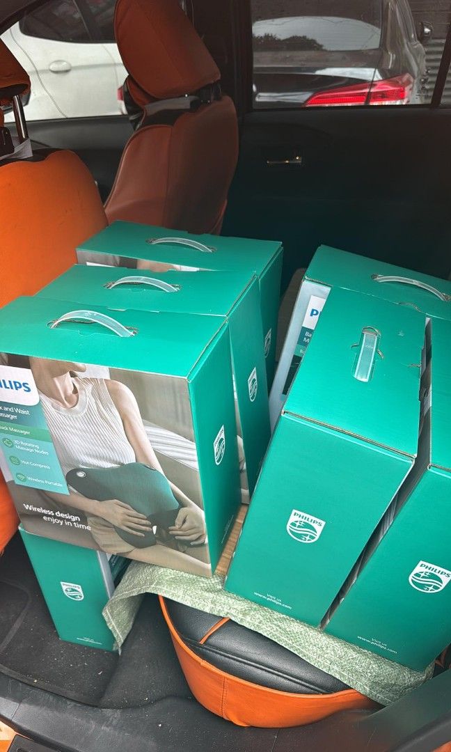 Philips Portable Back Massager (Category: Massage Devices) located in San Juan City. Submitted by mariceldizon03251976 (Listing ID 1345800195, Image 1). Description: Philips Brand 4 Modes, ( 2 Heated modes with two different kneading position) and the other two with no heat Ideal for tired muscle, stress for whole day work , dysmenorrhea Health purpose Give your love ones the best gist this holiday Pm now.