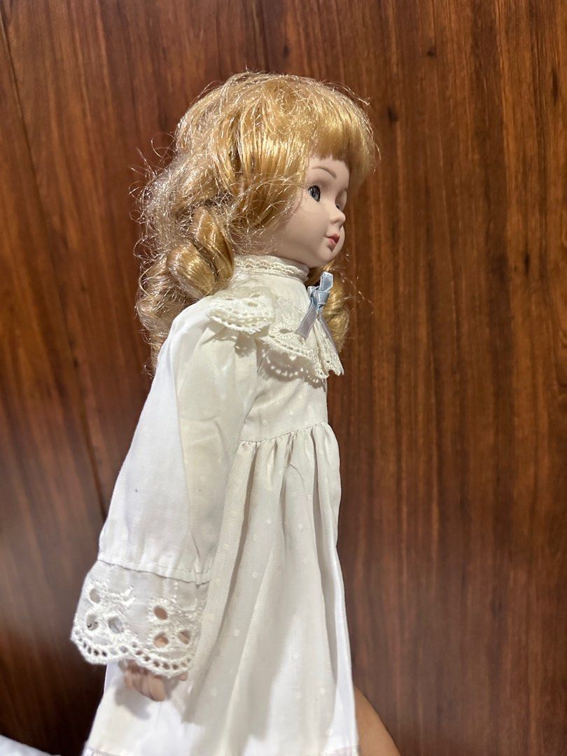 Procelain Dolls Vintage (Category: Vintage Collectibles) located in Iloilo. Submitted by stellas21 (Listing ID 1345733493, Image 3). Description: Vintage Porcelain Dolls Colectibles.