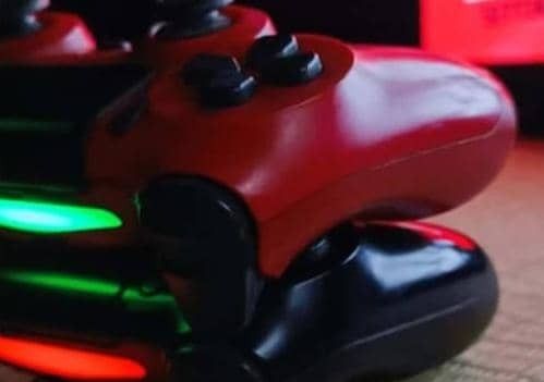Ps4 Controller (Category: PlayStation) located in Kuala Lumpur. Submitted by m0_r0e.p (Listing ID 1345773083, Image 2). Description: PS4 CONTROLLER MURAH RM80 DPT CABLE CHARGER SEKALI WASAP 011 56321951.