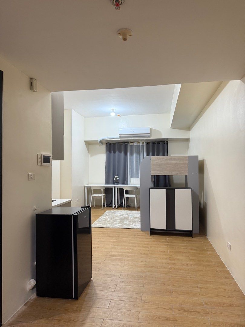 R Square Residences for Rent (Category: Apartments & Condos) located in Quezon City. Submitted by automax1120 (Listing ID 1345856023, Image 1). Description: For RENT 🔶 R Square Residences 🔶 Along Taft, Vito Cruz Malate, Manila near DLSU 🔸 BRAND NEW 1 Br provision unit - 34sqm Good for 2-4 persons - [x] Facing makati skyline/ sunrise - [x] Long term rental (1 year minimum) - [x] 1 bunk bed /can still put another one if ever - [x] 1 refrigerator