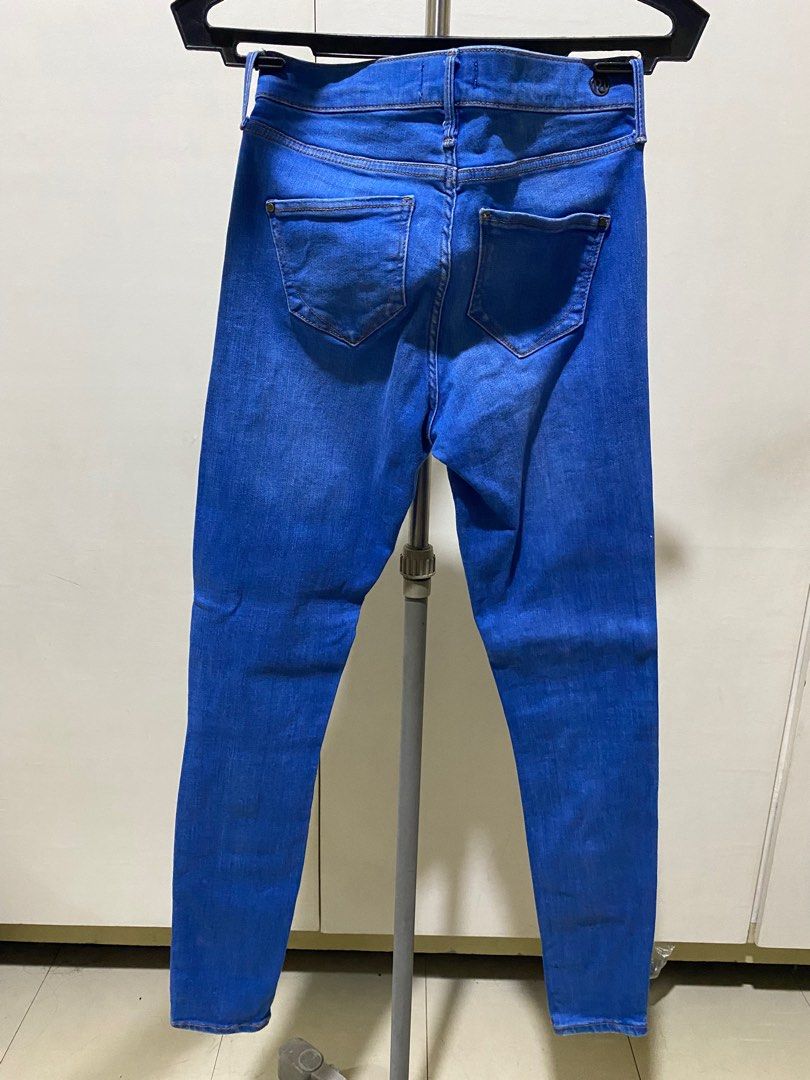 RIVER ISLAND SKINNY JEANS (Category: Jeans) located in Pasig City. Submitted by samthesun (Listing ID 1345880081, Image 2). Description: RIVER ISLAND MOLLY SKINNY JEANS HIGHWAIST.