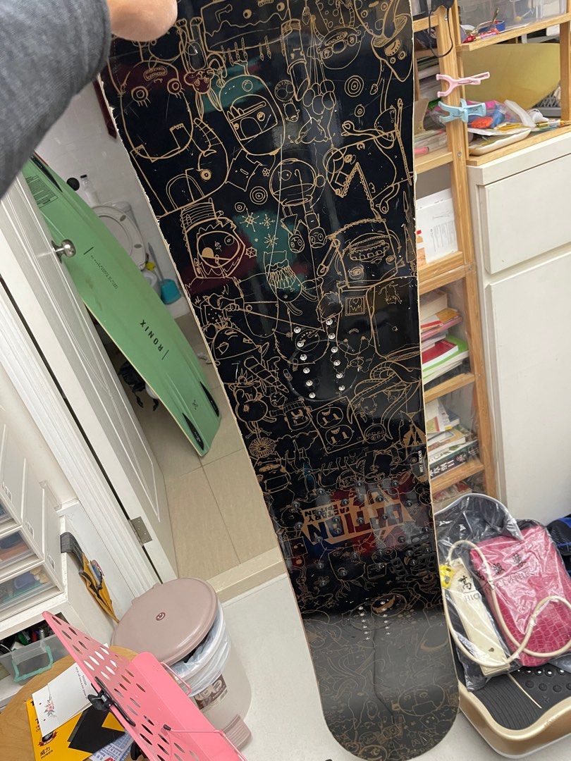 Snowboard 155cm 單板 Option 板 + 41.5 size boot（無binding) （分類：其他運動配件）位於 Hong Kong。 由 peter0225 提交（商品編號 1345782298，圖片 3）。簡介： Snowboard 155cm 單板 Option 板 + 41.5 size boot（無binding)。